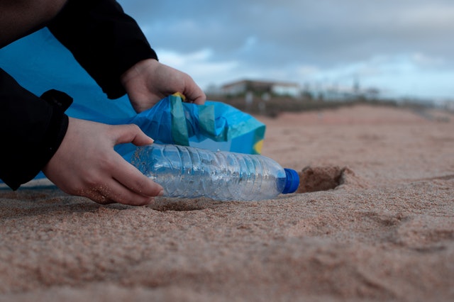 https://zolacollective.com/cdn/shop/articles/person-holding-clear-plastic-bottle-3480494_1024x.jpg?v=1593794851